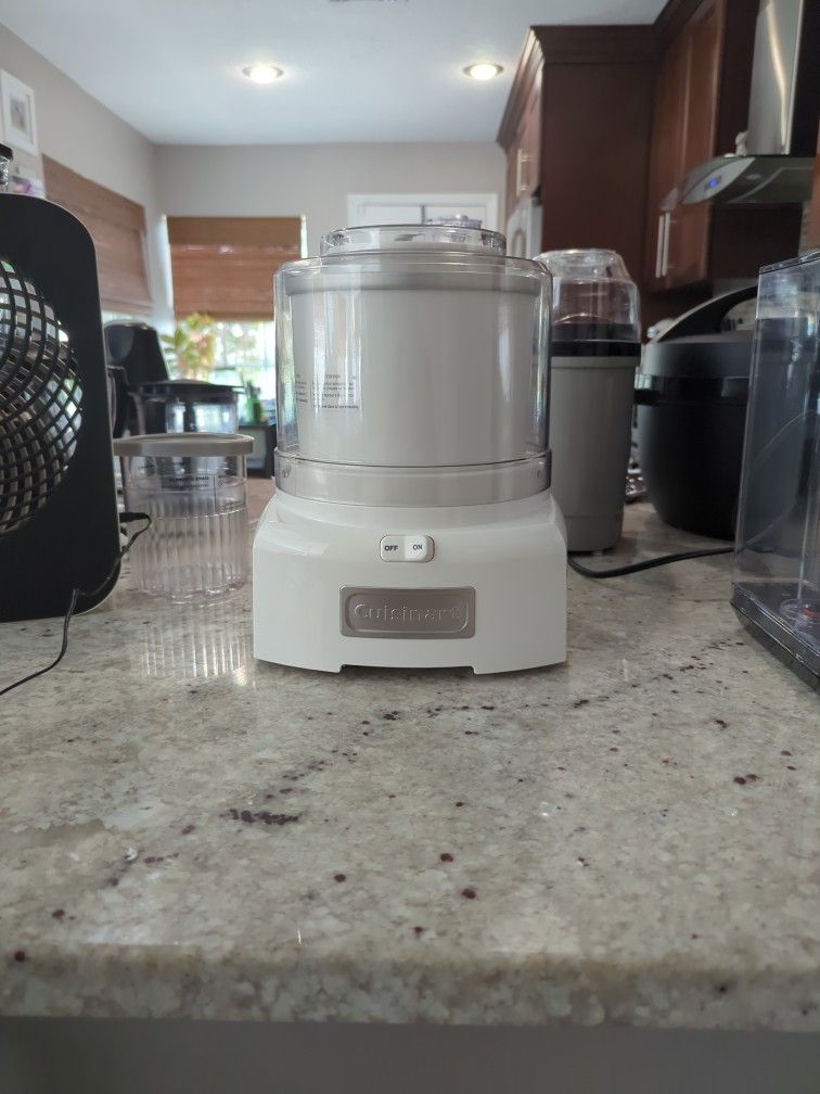 Cuisinart Frozen Yogurt Ice Cream And Sorbet Maker