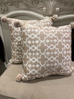Nice like new indoor/outdoor accent pillows