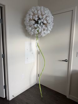 GIANT Handmade Dandelion 🤍 Over 7ft tall!