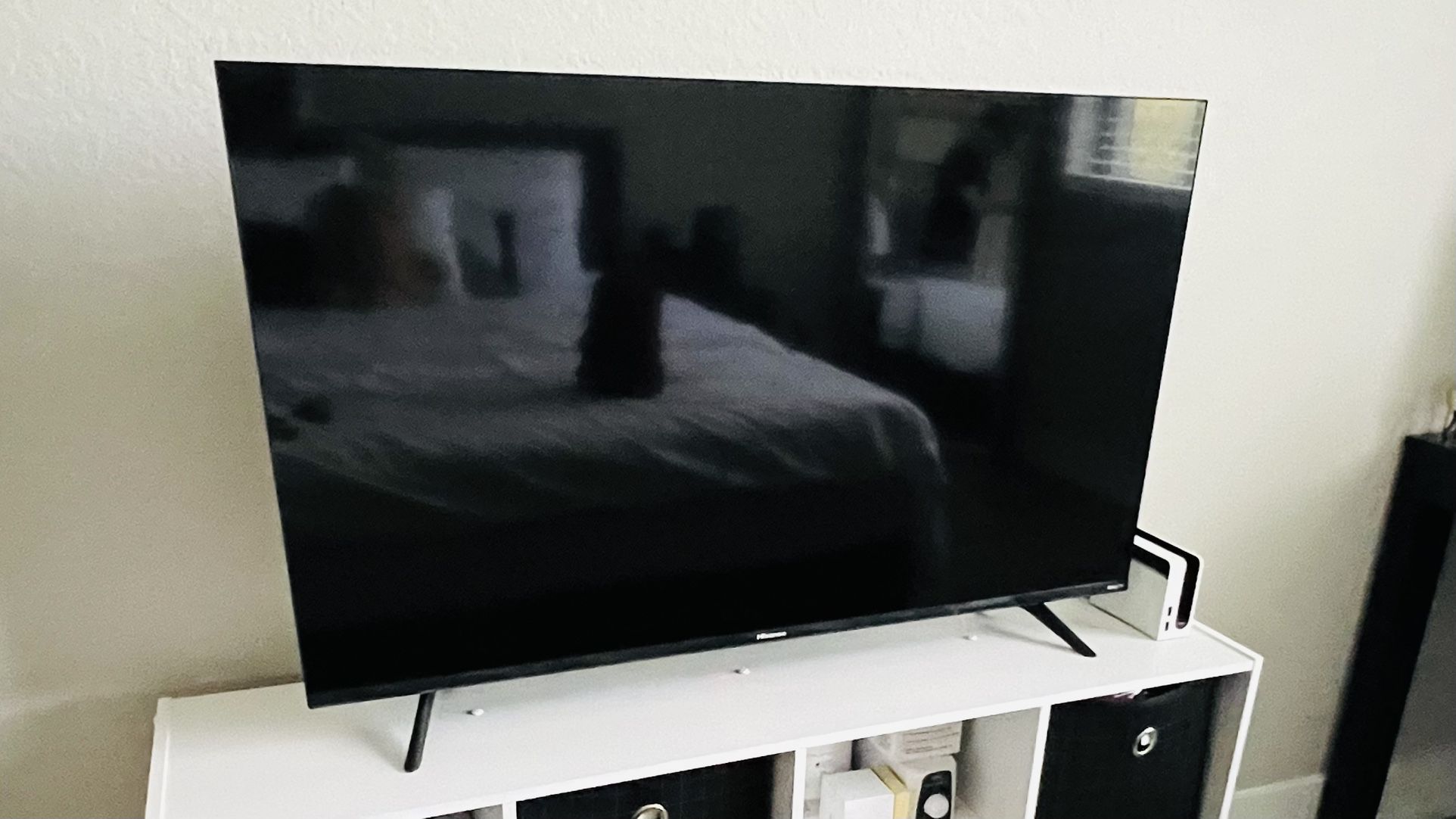 43” Hisense Roku Smart Tv For Sale
