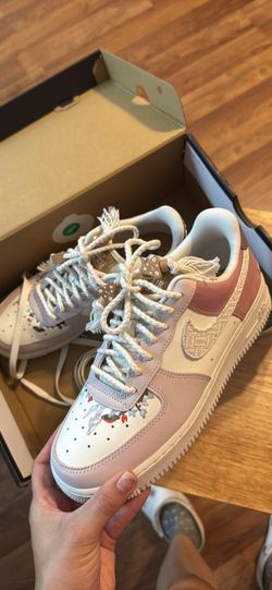 Air Force  size 8 woman’s