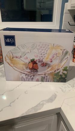 Mikasa platter never been used