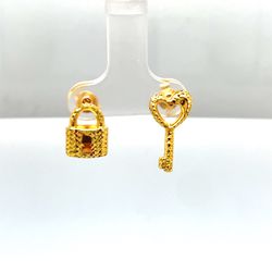 18KT Yellow Gold Lock & Key Earrings 1.30g I-966