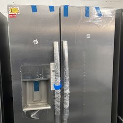 Frigidaire Gallery Refrigerator side by side in stainless steel