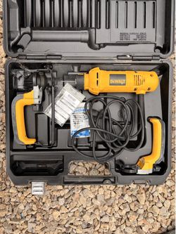 DEWALT DW660 5 Amp Cut-Out Tool