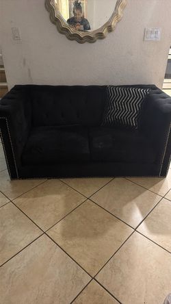 Black Velvet Tufted Loveseat with Nailhead Trim