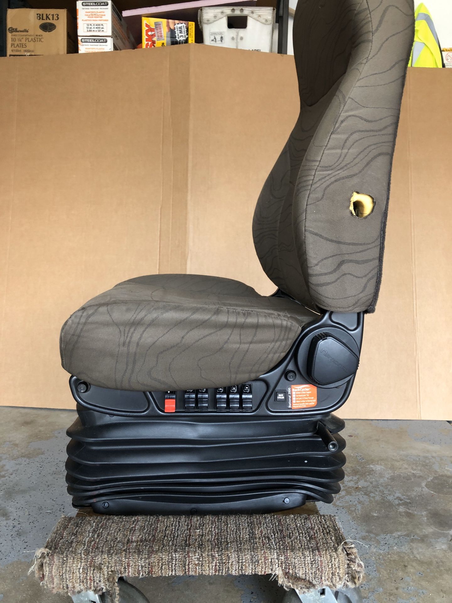 Truck Seat with back cycler - Volvo VNL semi
