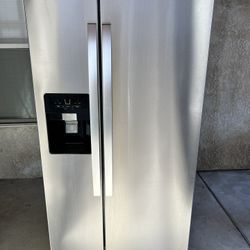 Whirlpool Refrigerator 