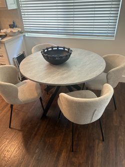 Dining Table and Chairs (4)