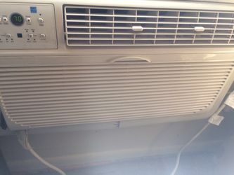 Window a/c 12,000 btu 230v works great