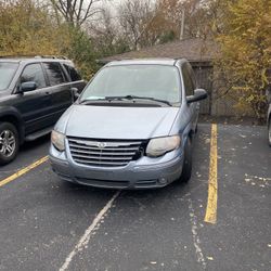 2005 Chrysler Town & Country