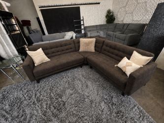 FREE. DELIVERY  Brown designer sectional  tufted