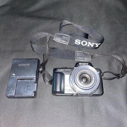 Sony Cybershot DSC-H3 8.1MP 10x Digital Camera Tested & Working Battery Charger Memory Card