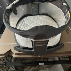  Bassinet 