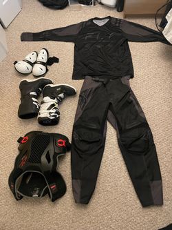 Brand new moto gear for sale need gone fast
