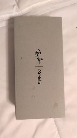 Ray-Ban Meta Smart Glasses NEW