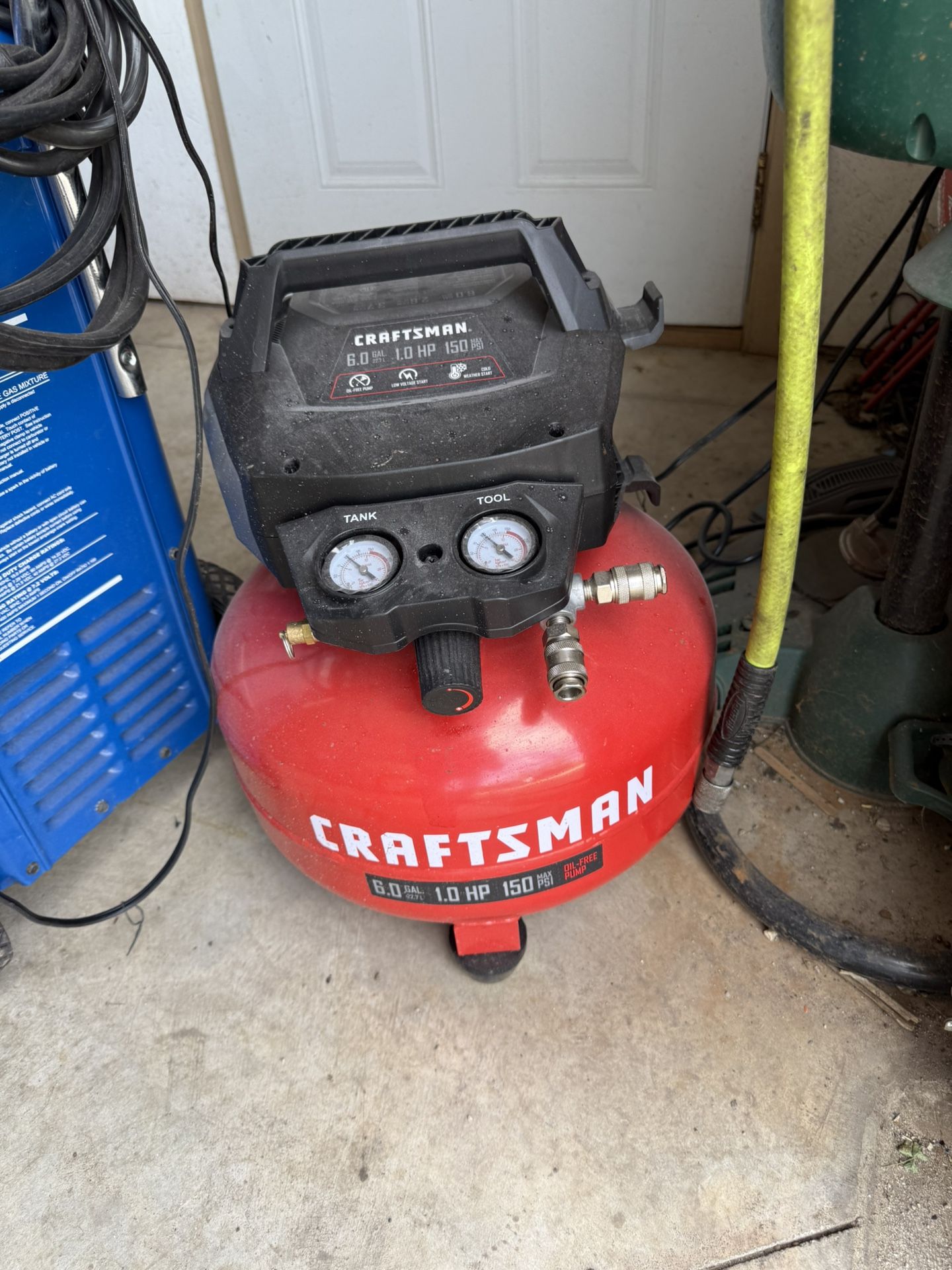 CRAFTSMAN 6 gal Pancake Portable Air Compressor 150 psi 0.8 HP