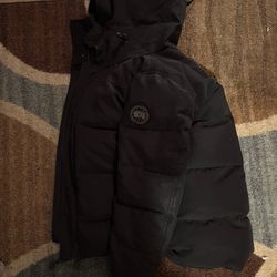 Canada goose size medium
