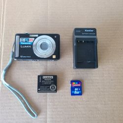 Panasonic LUMIX DMC-FS25 12.1MP Digital Camera