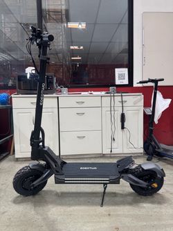 Dual-motor high-speed electric scooter