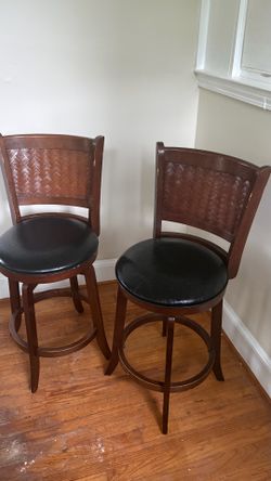 2 Bar stools