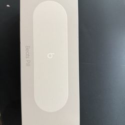 Beats Pill X Kim Kardashian 