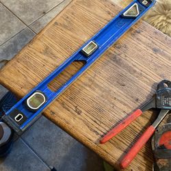 Kobalt 2 Foot Level 