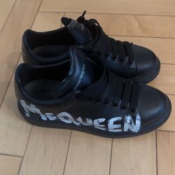 Alexander MCQUEEN Graffiti sneaker