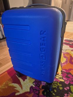 SwissGear Carry-On Spinner Luggage - TSA Lock