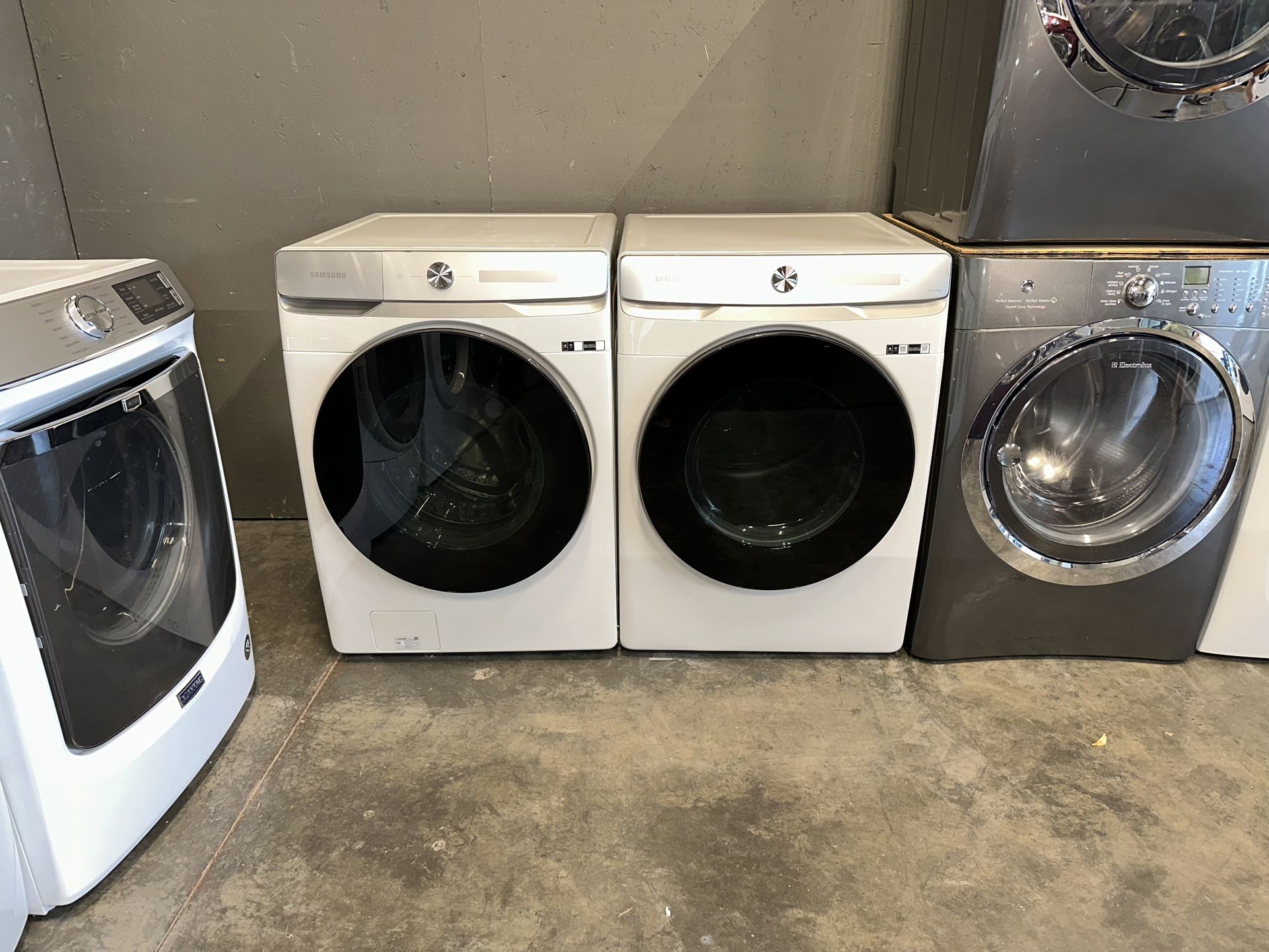 SAMSUNG XL CAPACITY WASHER DRYER ELECTRIC SET