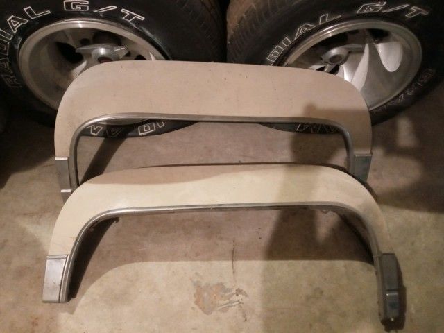 80-82 Ninety Eight 98 Rear wheel Skirts
