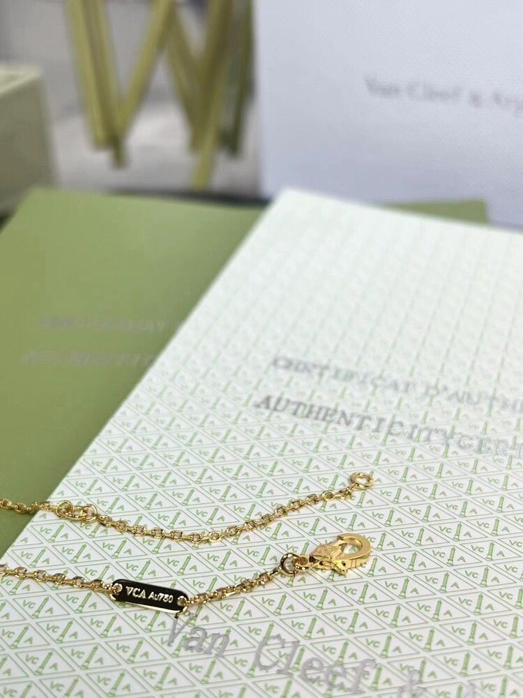 Three-flower series necklace