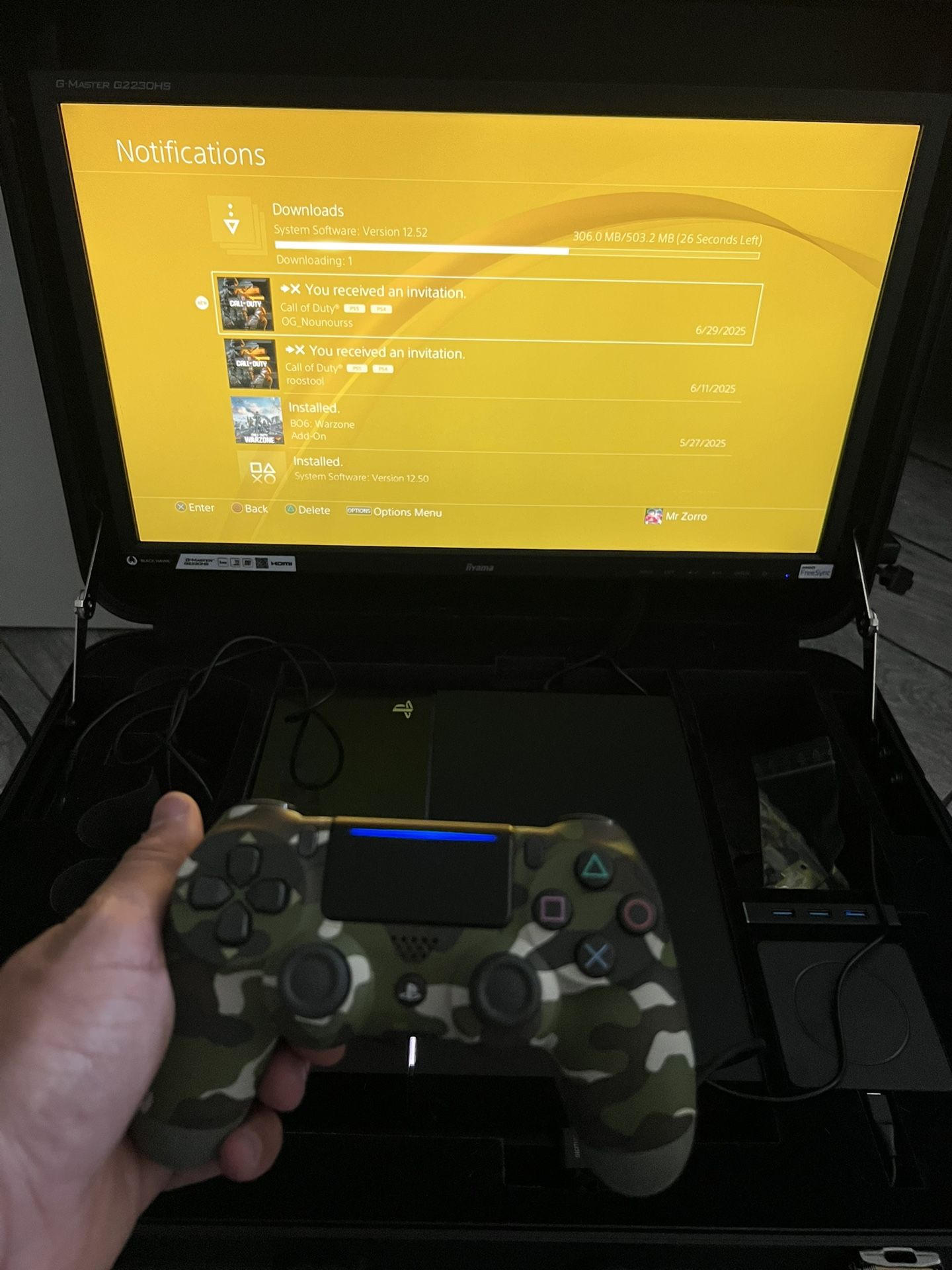 Portable case Screen Poga With Ps4 Included