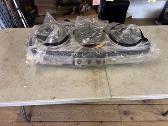 Brand new 3 section slow cooker