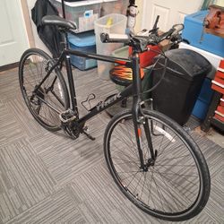 Trek FX 3.   Mint Condition 