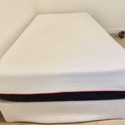 •••Twin Mattress With Base •••