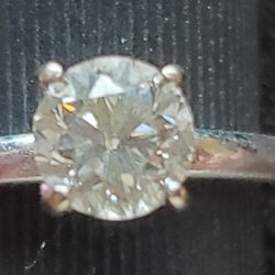 Elegant Engagement Ring 💍