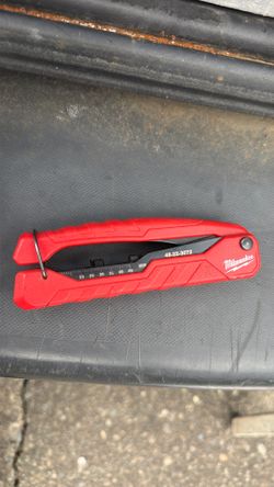 Coax cable crimper
