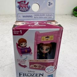 Disney Frozen 2 Twirlabouts Series 1 Anna Sled to Shop Playset, Includes Anna