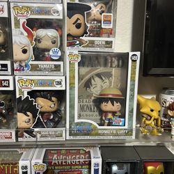 One Piece funkos And Cards 