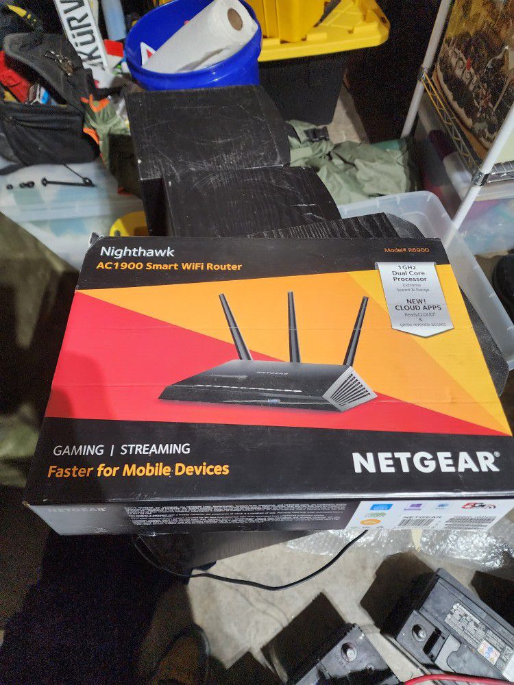  NETGEAR Nighthawk AC1900 Dual Band Smart WiFi Gigabit Router (R6900) 