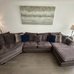 Sectional Couch With Temperpedic Pull Out