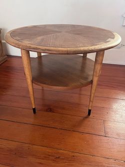 Lane Acclaim Mid Century Modern Round End Table