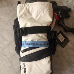 686 Women’s Snowboard Mittens NEW Small