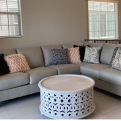 Sectional couch - Light Grey