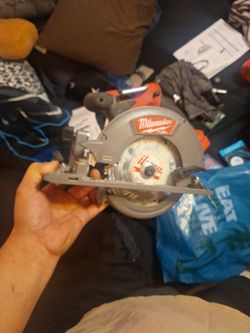Miluakee Circular Saw 6 1/2 In
