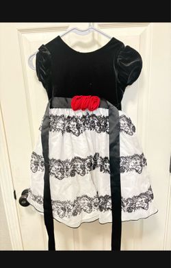 Vestido Para Niña Talla 6 En Buenas Condiciones  $10