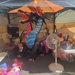 Dragón Inflable De 3 Cabezas 7 Pies