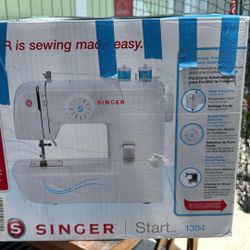 Singer Sewing 1304  (Hollywood)