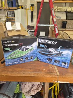 2 Working Volantex RC Boats – Complete with Controllers & Batteries
